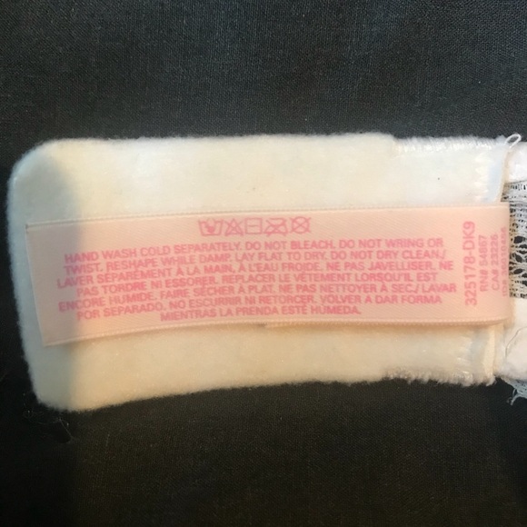 Victoria’s Secret Bra - Picture 5 of 7